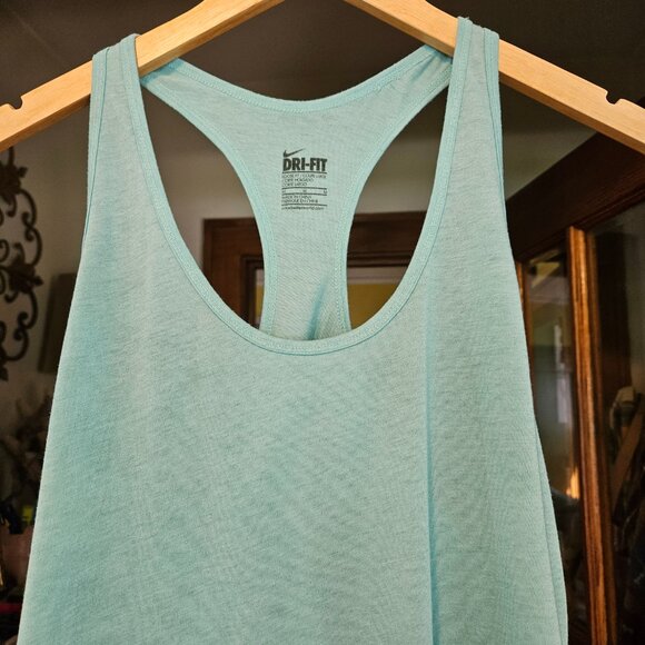 Nike Dri-Fit Women's Turquoise Tank Top - Size Medium - Picture 2 of 8